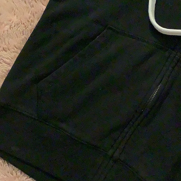 P.I.N.K. BLACK & WHITE ZIP UP JACKET SM. - Picture 4 of 9